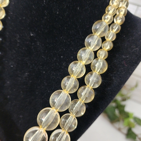 Vintage Clear Yellow Acrylic Bead Necklace Double Strand - Picture 6 of 7